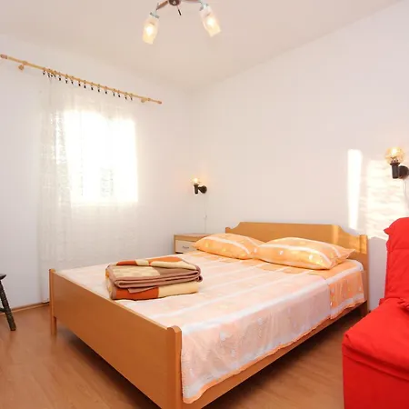 Rogacic 2460a Apartmán